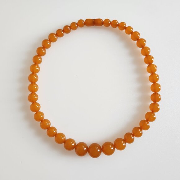 1990-S? VINTAGE PRESSED BALTIC HONEY AMBER GRADUATED BEADS  NECKLACE. - Picture 3 of 4